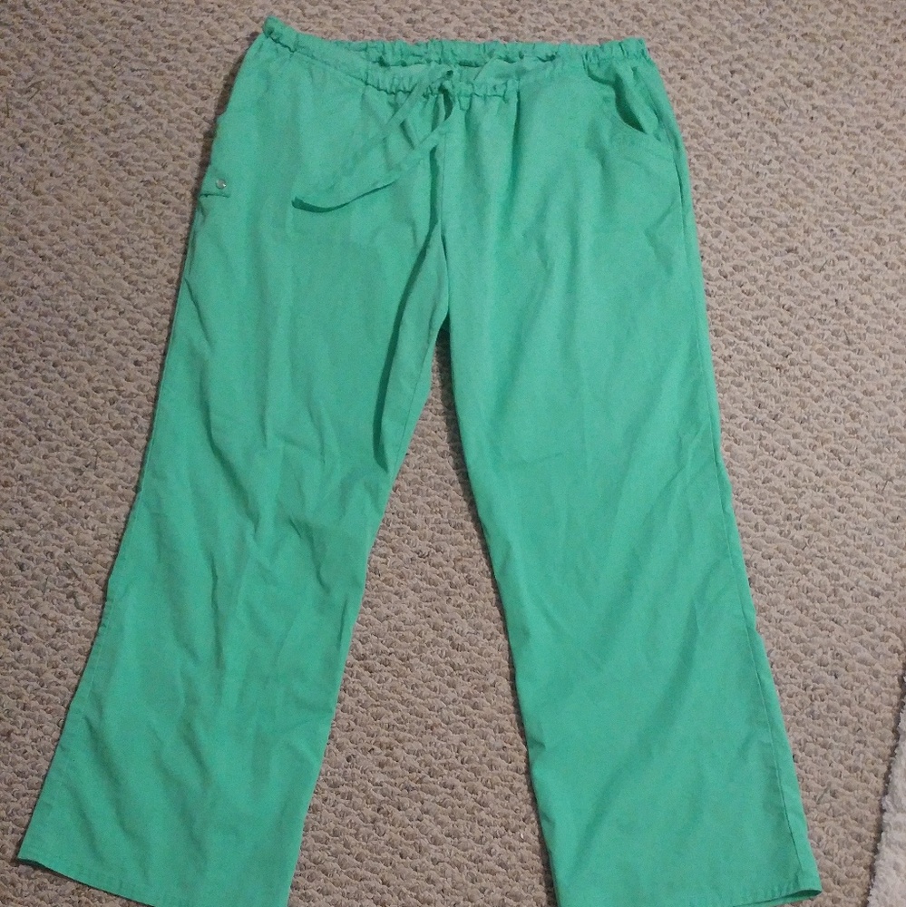 Uniform Advantage butter-soft drawstring scrub pan